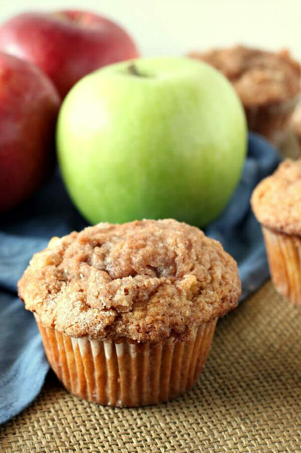 Easy-Apple-Cinnamon-Muffins1