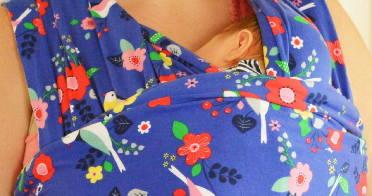 DIY Moby Wrap (How to Make a No-Sew Baby Wrap)