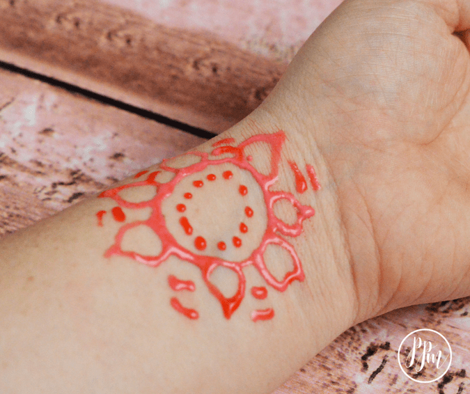 DIY Henna tattoos ink