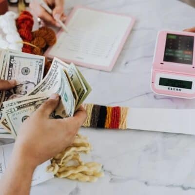 10 Must-Know Personal Finance Tips for Moms’ Financial Success